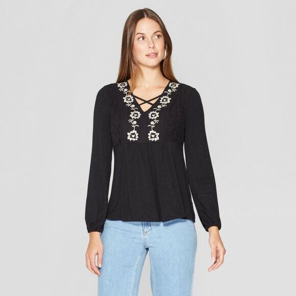 Knox Rose | Black Floral Embroidered Peasant Top | Large - Picture 1 of 9